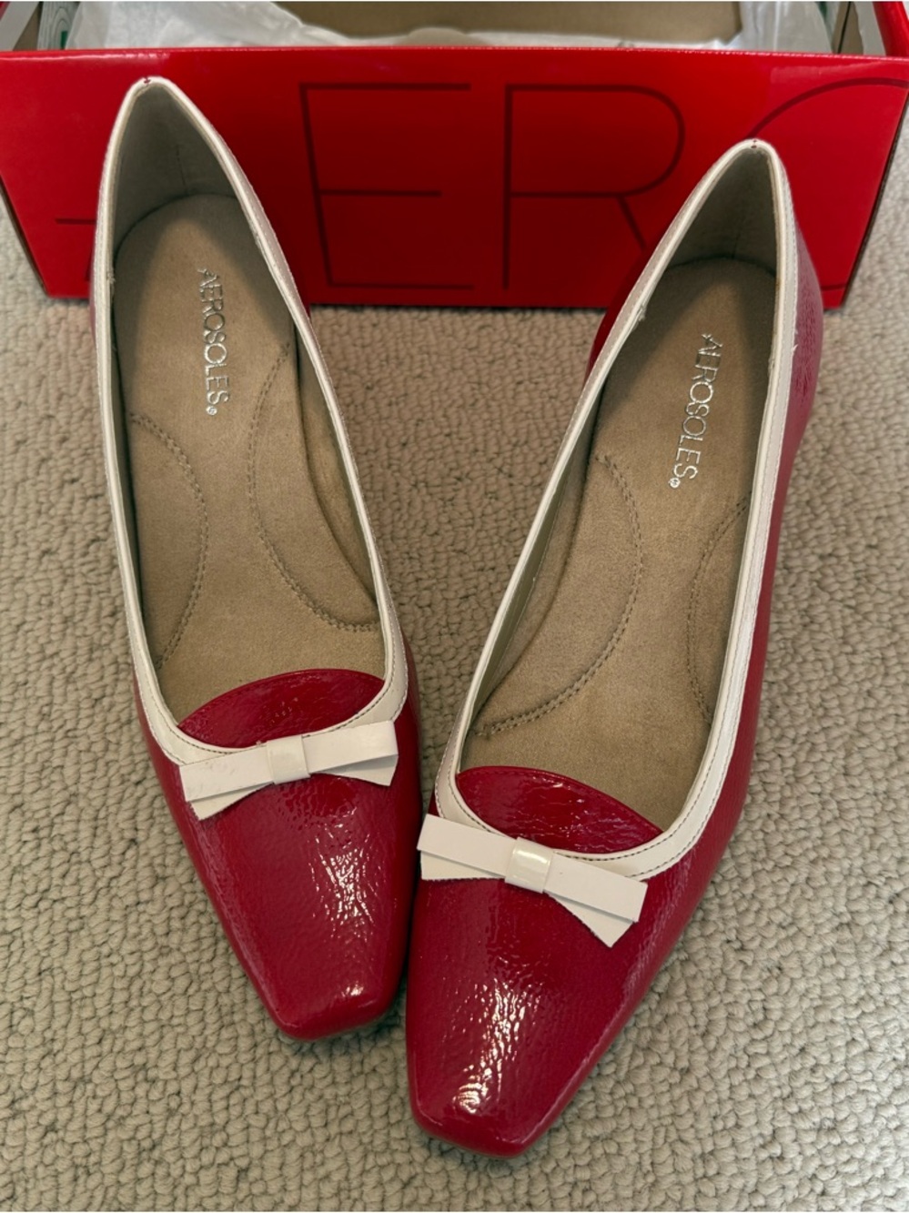 Aerosole Musical Cheers Red Patent sz 8 bow
